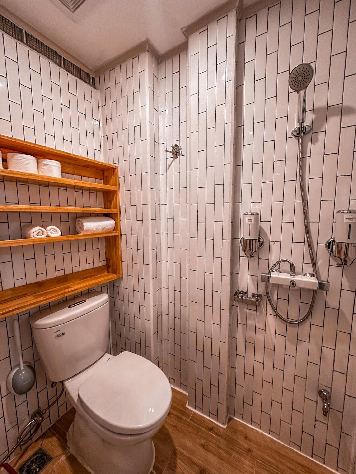 La Casa Di Dicembre Hotell Hanoi Exteriör bild